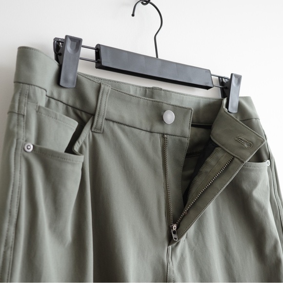 ABC Relaxed-Fit 5 Pocket Pant Army Green Warpstreme Size US 30 - Picture 3 of 5